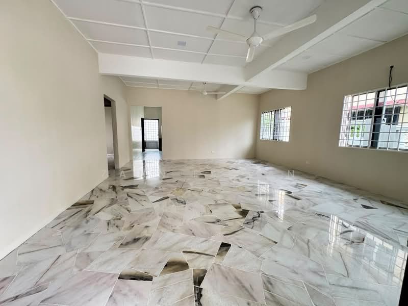 Rumah Banglo untuk Disewa di Taman Sri Hijau (Rawang) - Zann Fauzan - Living Room - PropertyGuru.com.my