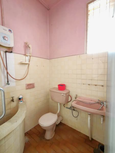 Rumah Banglo untuk Disewa di Jelutong (Penang) - Chris Teoh - Bathroom - PropertyGuru.com.my