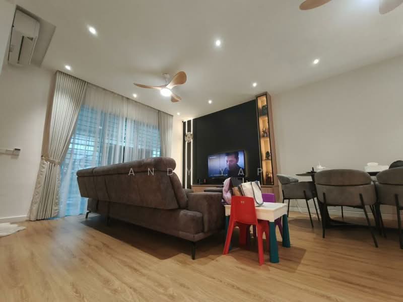 Rumah Teres untuk Dijual di Kota Emerald (Rawang) - Andy Yap - Living Room - PropertyGuru.com.my