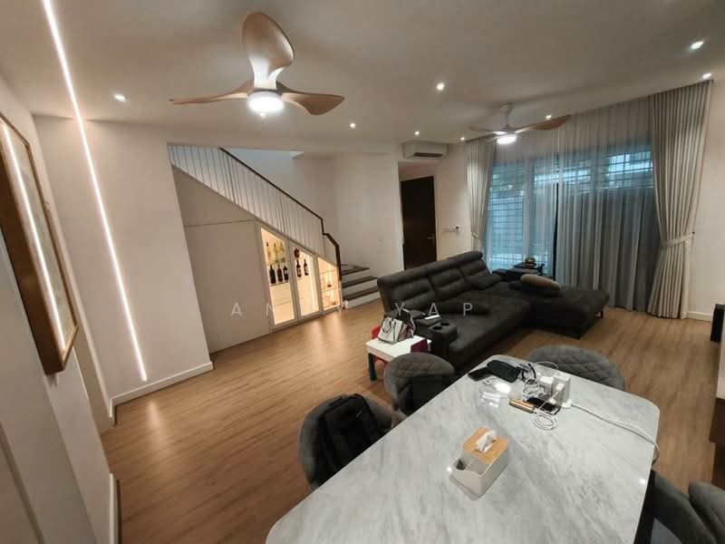 Rumah Teres untuk Dijual di Kota Emerald (Rawang) - Andy Yap - Living Room - PropertyGuru.com.my
