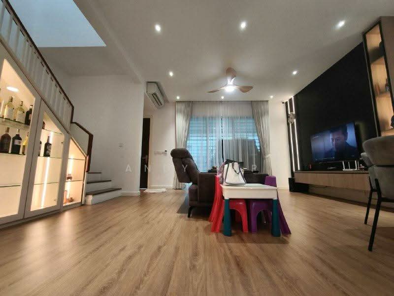 Rumah Teres untuk Dijual di Kota Emerald (Rawang) - Andy Yap - Living Room - PropertyGuru.com.my