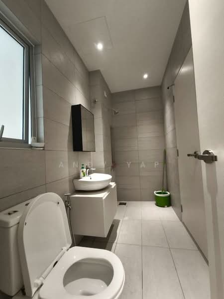 Rumah Teres untuk Dijual di Kota Emerald (Rawang) - Andy Yap - Bathroom - PropertyGuru.com.my
