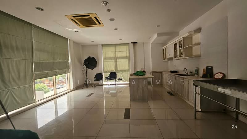 Factory for Sale in Petaling Jaya (Selangor) - Zaidah Ahmad - Kitchen - PropertyGuru.com.my