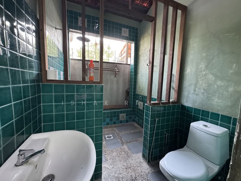 Rumah Banglo untuk Dijual di Kampung Baru (KL City Centre) - Ishak Ramli - Bathroom - PropertyGuru.com.my