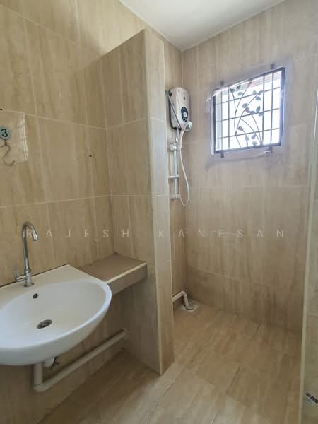 Rumah Teres 2 Tingkat untuk Dijual di Rawang (Selangor) - Rajesh Kanesan - Bathroom - PropertyGuru.com.my