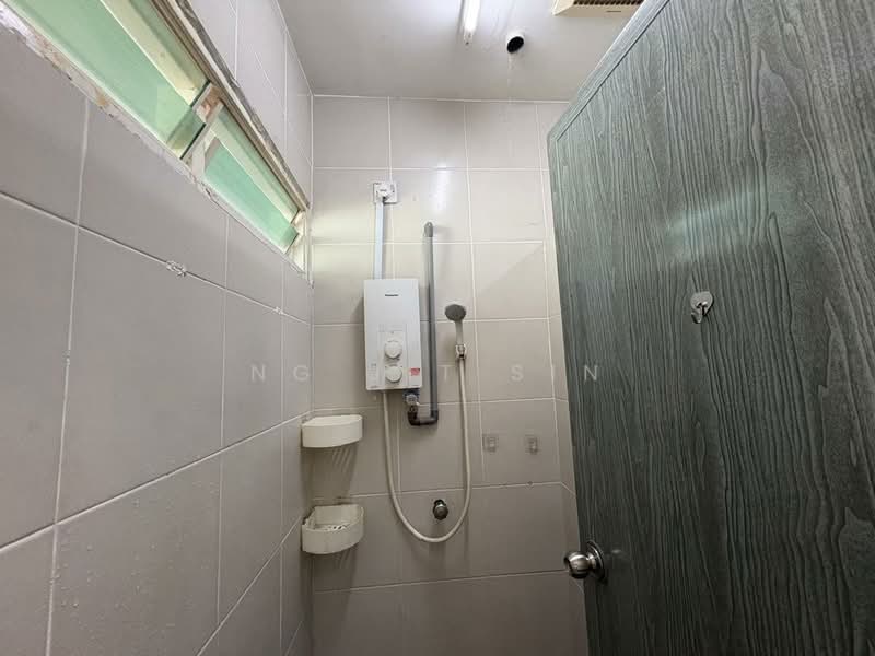 1-storey Terraced House for Rent in Hijauan Valdor (Sungai Jawi) - Ng Jit Sin - Bathroom - PropertyGuru.com.my