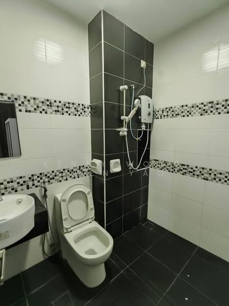 Service Residence for Rent at Sky View - Kenny Wong Chen Yao - Bathroom - PropertyGuru.com.my