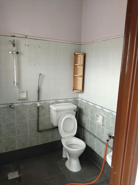 Rumah Teres 2-Tingkat untuk Dijual di Taman Putra Prima (Puchong) - Selvam . - Bathroom - PropertyGuru.com.my