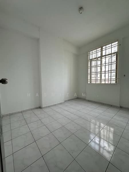 Kondominium untuk Dijual di Mutiara Condominium - Hasnizam . - PropertyGuru.com.my