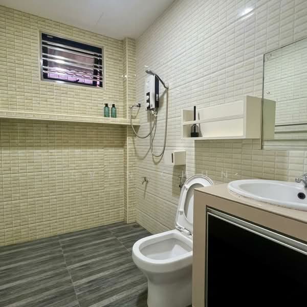 Semi-Detached House for Sale in Taman Johor Jaya (Johor Bahru) - Even Chun - PropertyGuru.com.my