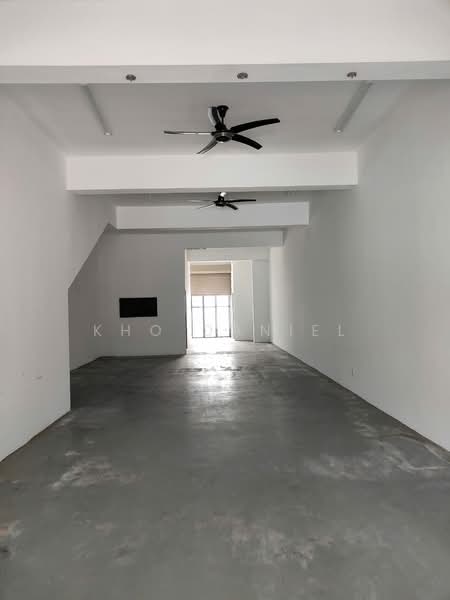 Shop for Sale in Taman Lestari Perdana (Seri Kembangan) - Kho Daniel - Interior - PropertyGuru.com.my