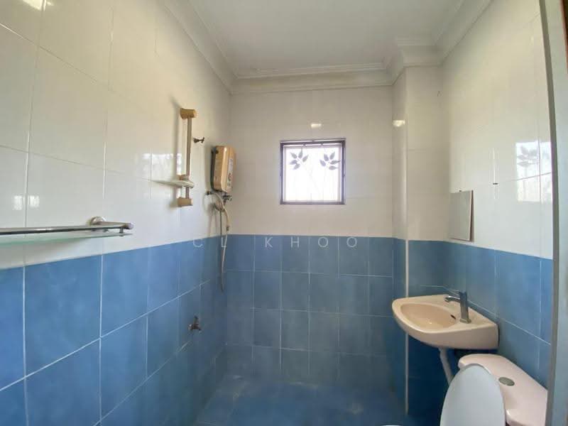 2-storey Terraced House for Sale in BANDAR PUCHONG JAYA (Puchong) - Cl Khoo - Bathroom - PropertyGuru.com.my