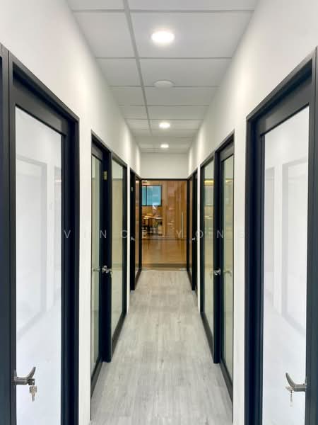 Pejabat untuk Disewa di Klang (Selangor) - Vince Yong - Corridor - PropertyGuru.com.my