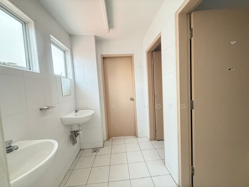 Office for Rent in Ara Damansara (Selangor) - Calvin Thong - Bathroom - PropertyGuru.com.my