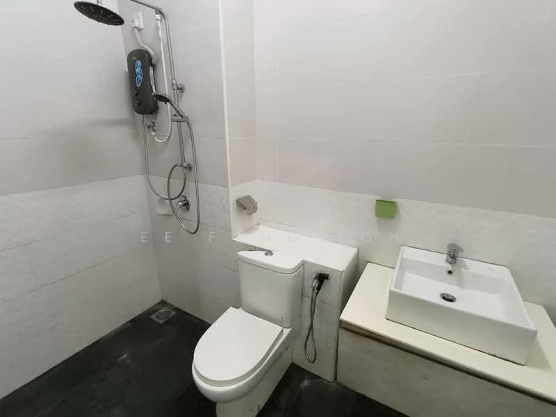 Rumah Teres 2 Tingkat untuk Dijual di Kota Masai (Pasir Gudang) - Ee Fong Toh - Bathroom - PropertyGuru.com.my
