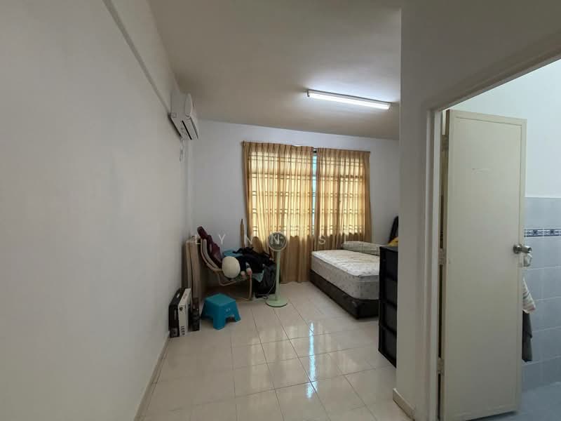Apartment for Sale at Villa Bestari Apartment - Lynn SL - Bedroom - PropertyGuru.com.my