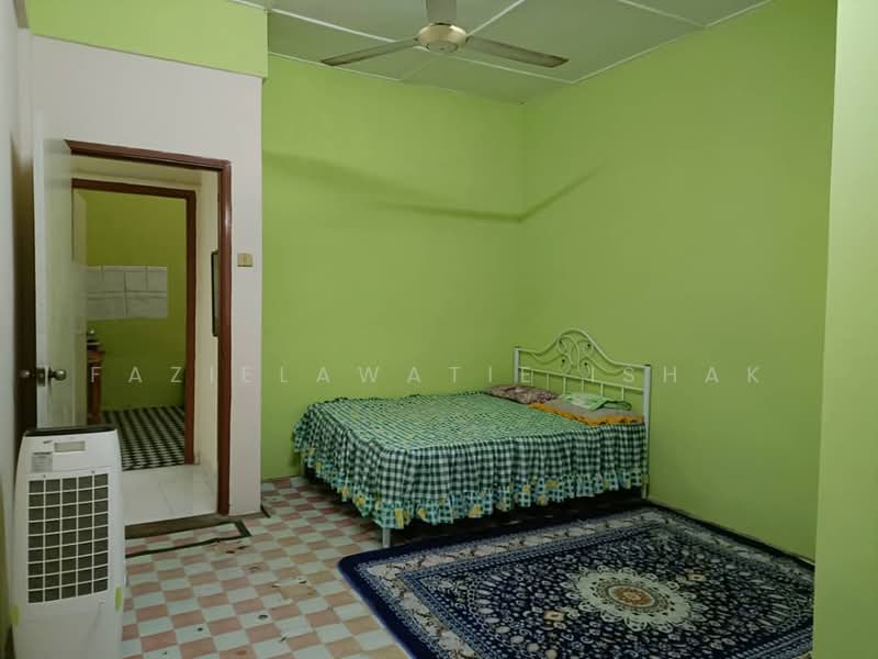 Semi-Detached House for Sale in Balok (Pahang) - Fazielawatie Ishak - Bedroom - PropertyGuru.com.my