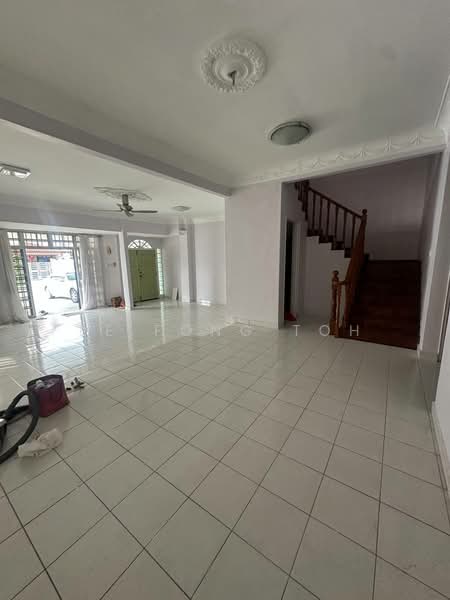 Rumah Berkembar untuk Dijual di Taman Perling (Perling) - Ee Fong Toh - Living Room - PropertyGuru.com.my