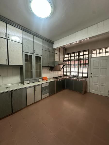 Rumah Berkembar untuk Dijual di Taman Perling (Perling) - Ee Fong Toh - Kitchen - PropertyGuru.com.my