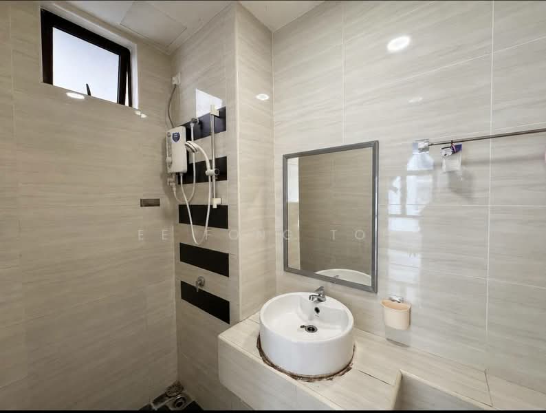 Service Residence for Sale at D'Summit Residences - Ee Fong Toh - Bathroom - PropertyGuru.com.my