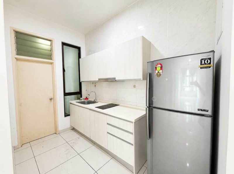 Service Residence for Sale at D'Summit Residences - Ee Fong Toh - Kitchen - PropertyGuru.com.my