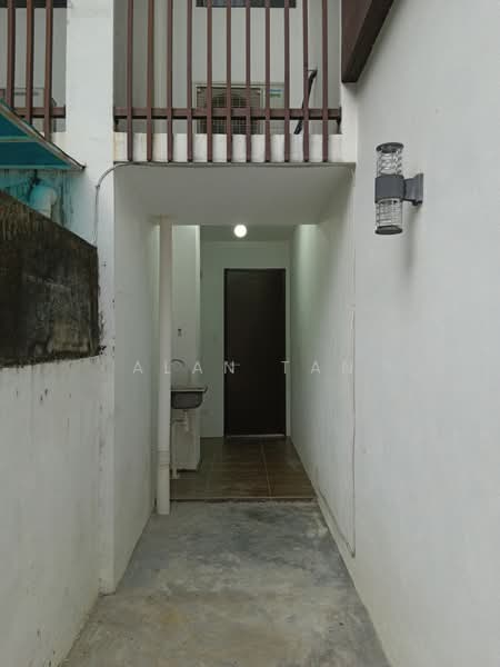 2.5-storey Terraced House for Sale in Cahaya Spk (Shah Alam) - Alan Tan - Entrance - PropertyGuru.com.my