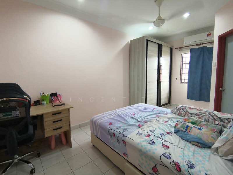 2-storey Terraced House for Sale in Bandar Baru Sungai Buloh (Sungai Buloh) - Vincent Tan - Bedroom - PropertyGuru.com.my