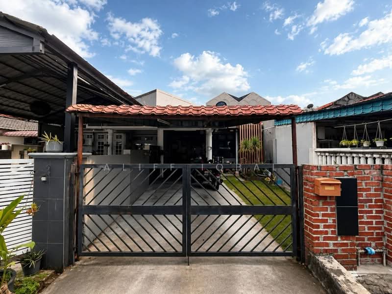 Rumah Teres 1 Tingkat untuk Dijual di Seksyen 16 (Bangi) - Aliff Iqbal - Exterior - PropertyGuru.com.my