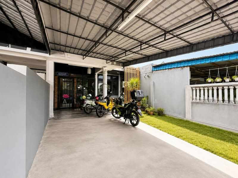 Rumah Teres 1 Tingkat untuk Dijual di Seksyen 16 (Bangi) - Aliff Iqbal - Exterior - PropertyGuru.com.my