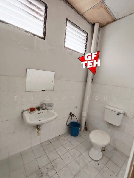 Factory for Sale in Juru (Penang) - Teh Guan Fong - Bathroom - PropertyGuru.com.my