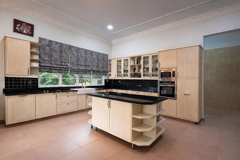 Bungalow for Sale in Country Heights (Kajang) - Mohammad Omar - Kitchen - PropertyGuru.com.my