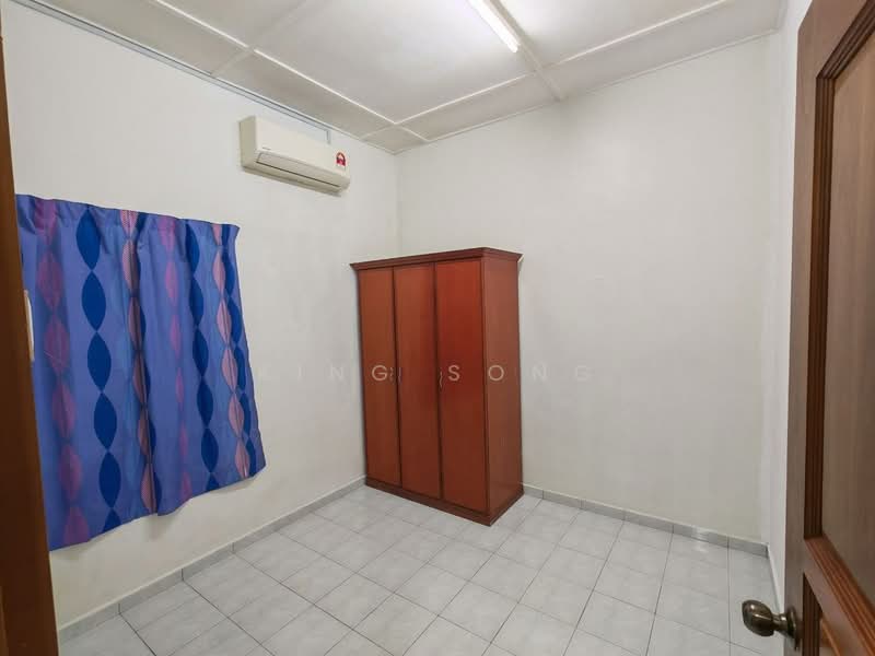 1-storey Terraced House for Sale in Taman Tanjung Minyak (Tanjong Minyak) - King Song - PropertyGuru.com.my