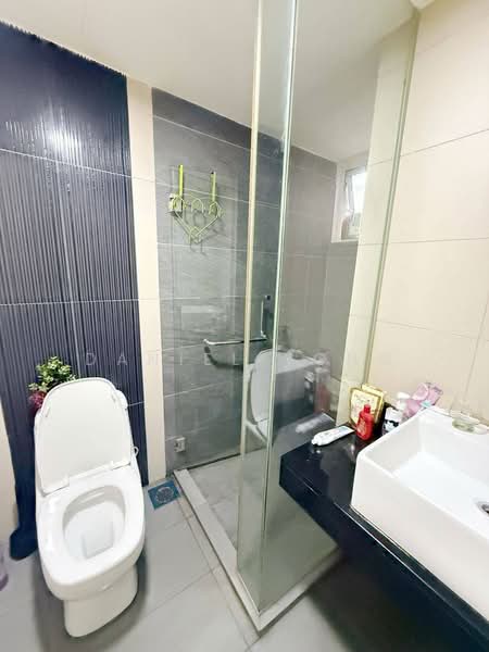 Pangsapuri untuk Dijual di Larkin Residence Phase 2 - Daniel Yong - Bathroom - PropertyGuru.com.my