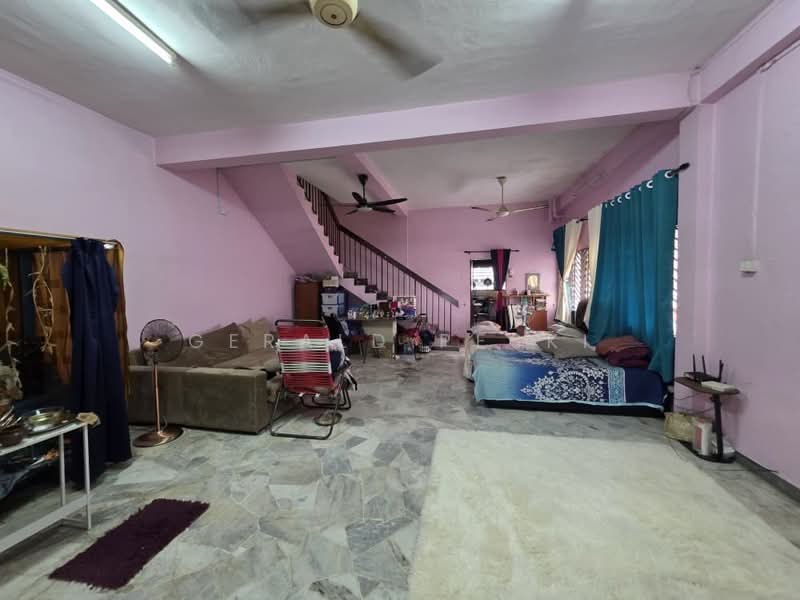 Rumah Teres untuk Dijual di Taman Tan Sai Gin (Bukit Mertajam) - Gerald Peski - Living Room - PropertyGuru.com.my