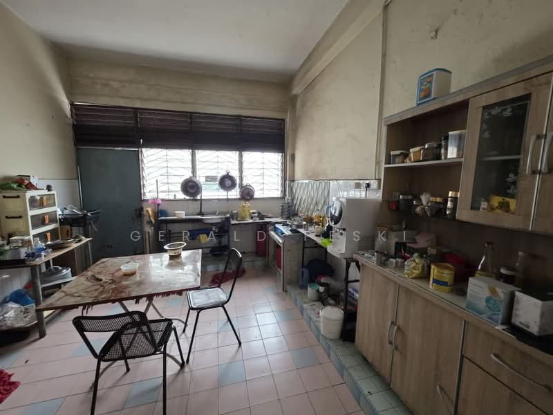 Rumah Teres untuk Dijual di Taman Tan Sai Gin (Bukit Mertajam) - Gerald Peski - Kitchen - PropertyGuru.com.my