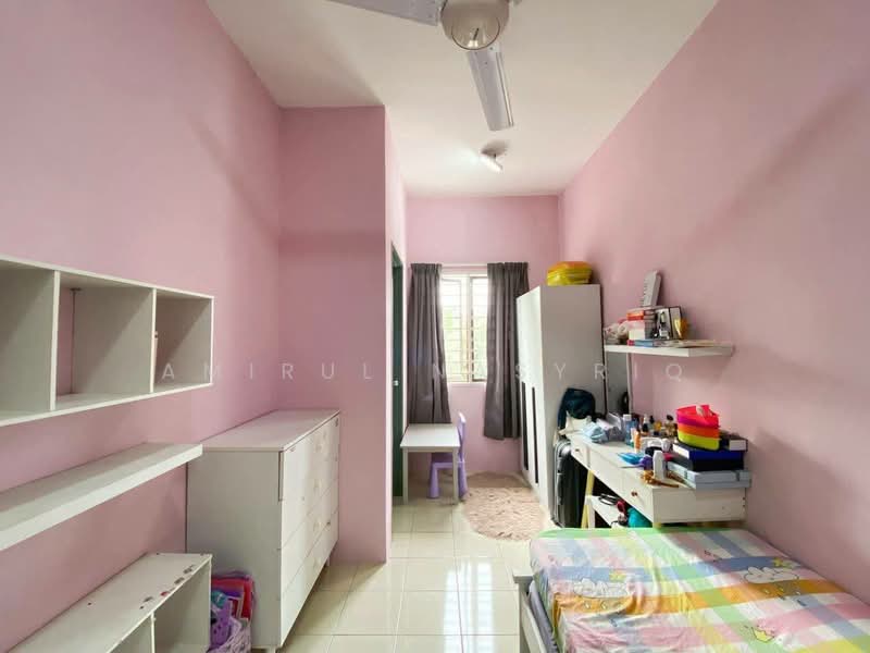 2-storey Terraced House for Sale in Sungai Buloh (Selangor) - Amirul Nasyriq - Bedroom - PropertyGuru.com.my