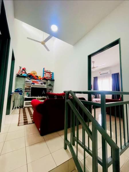 2-storey Terraced House for Sale in Sungai Buloh (Selangor) - Amirul Nasyriq - Living Room - PropertyGuru.com.my