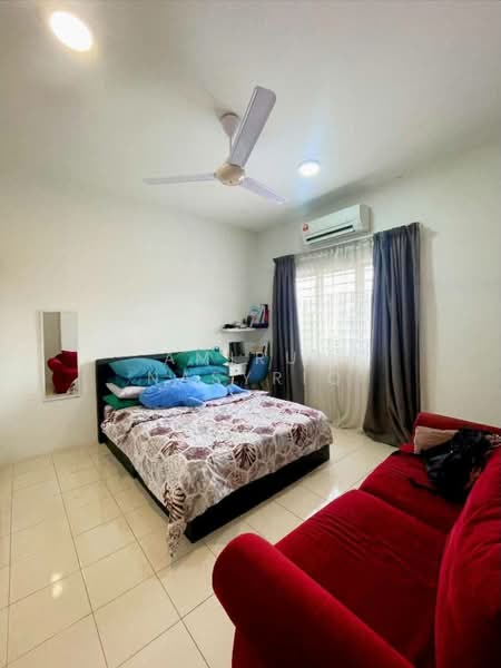 2-storey Terraced House for Sale in Sungai Buloh (Selangor) - Amirul Nasyriq - Bedroom - PropertyGuru.com.my