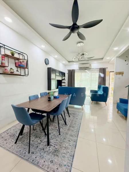 2-storey Terraced House for Sale in Sungai Buloh (Selangor) - Amirul Nasyriq - Living Room - PropertyGuru.com.my