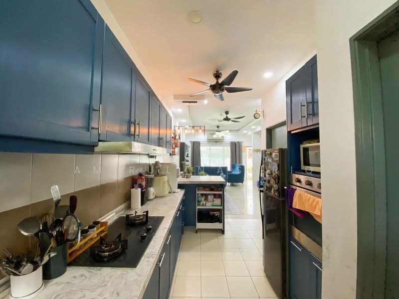2-storey Terraced House for Sale in Sungai Buloh (Selangor) - Amirul Nasyriq - Kitchen - PropertyGuru.com.my