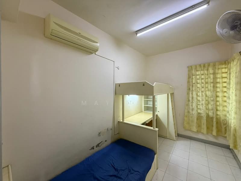 Condominium for Sale at Marina Bay Condominium - May Tan - Bedroom - PropertyGuru.com.my