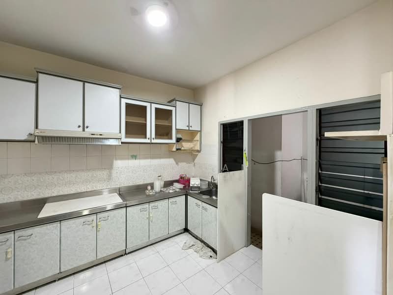 Condominium for Sale at Marina Bay Condominium - May Tan - Kitchen - PropertyGuru.com.my