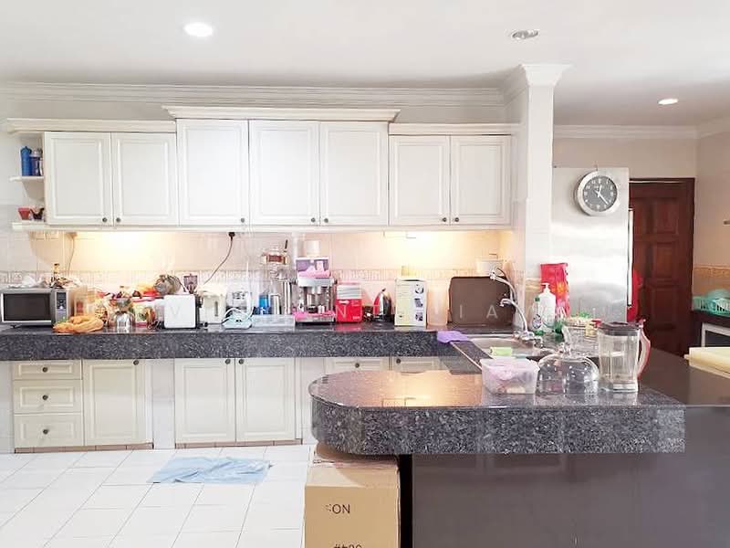 Rumah Banglo untuk Dijual di Seksyen 6 (Kota Damansara) - Vincent Liaw - Kitchen - PropertyGuru.com.my