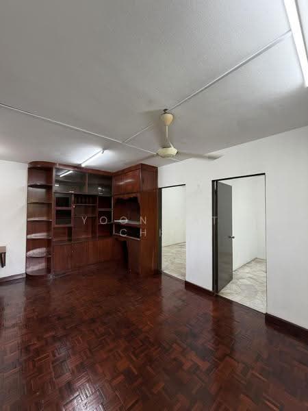 Rumah Flat untuk Dijual di Flat PKNS Section 17 Shah Alam - Nick Chin - Living Room - PropertyGuru.com.my
