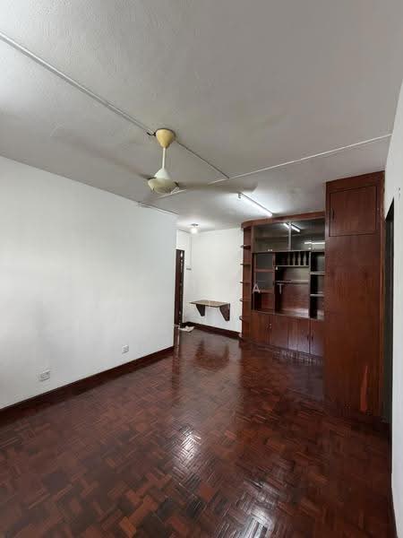 Rumah Flat untuk Dijual di Flat PKNS Section 17 Shah Alam - Nick Chin - Living Room - PropertyGuru.com.my