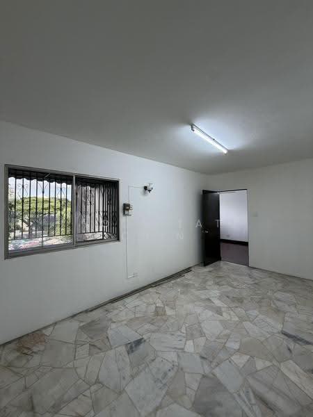 Rumah Flat untuk Dijual di Flat PKNS Section 17 Shah Alam - Nick Chin - Interior - PropertyGuru.com.my