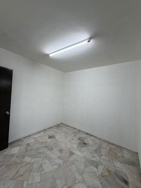 Rumah Flat untuk Dijual di Flat PKNS Section 17 Shah Alam - Nick Chin - Interior - PropertyGuru.com.my