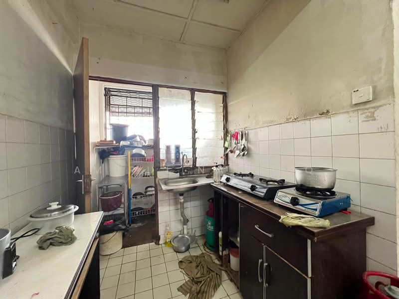 Flat for Sale at Gugusan Kemboja - Amirul Nasyriq - Kitchen - PropertyGuru.com.my