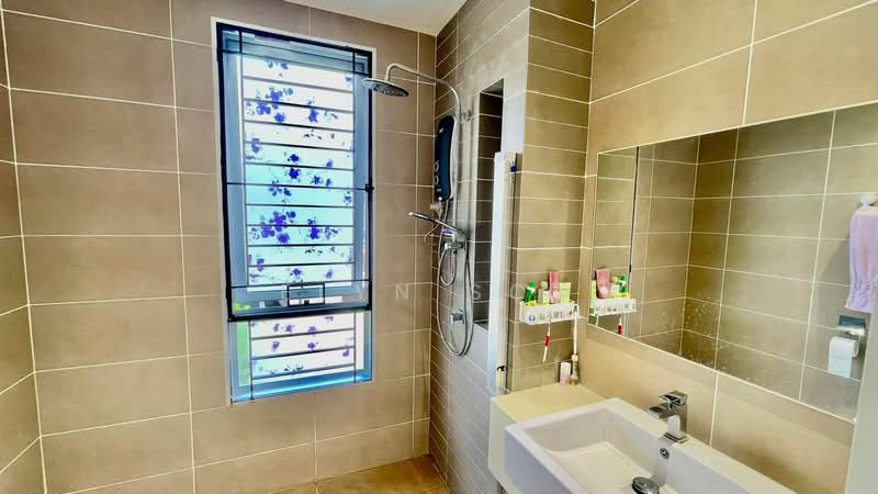 Rumah Teres 2 Tingkat untuk Disewa di Bandar Tropicana Aman (Telok Panglima Garang) - Elyn Soo - Bathroom - PropertyGuru.com.my