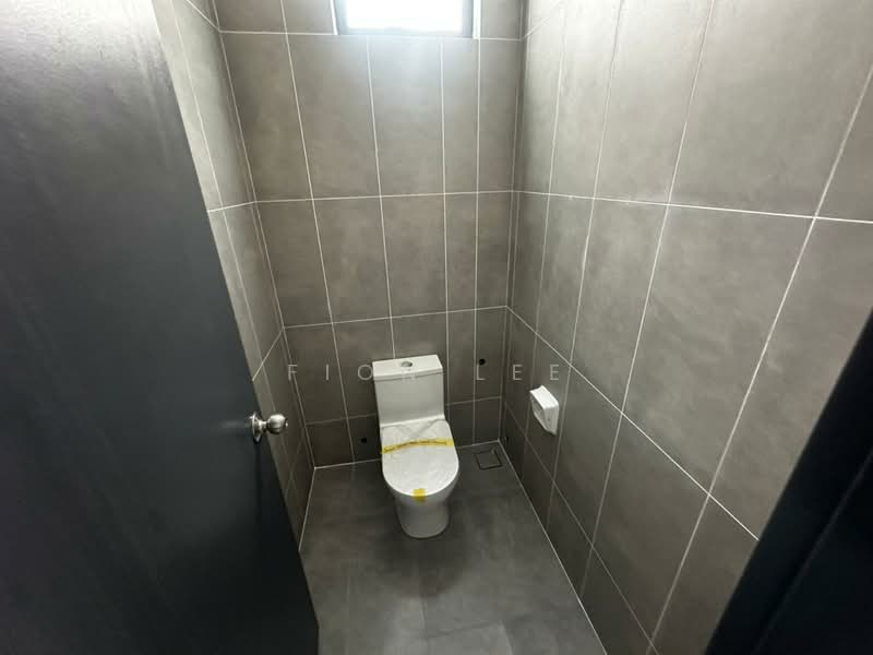 Semi-D Factory for Rent in Taman Dato Onn (Johor Bahru) - Fion Lee - Bathroom - PropertyGuru.com.my